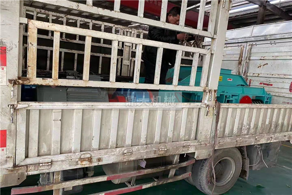 發(fā)湖北宜昌800×600對(duì)輥破碎機(jī)