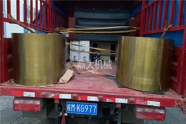 發(fā)安徽馬鞍山老客戶對(duì)輥輥皮