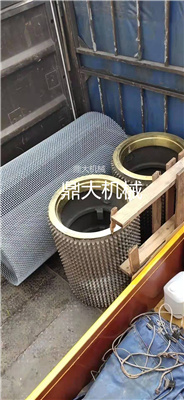 發(fā)遼寧老客戶雙齒輥破碎機(jī)輥皮