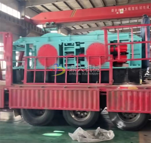 發(fā)廣東廣州1580對(duì)輥制砂機(jī)