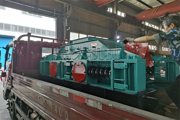 發(fā)山東濱州800*600對(duì)輥破碎機(jī)