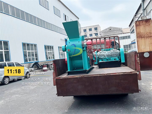 發(fā)吉林600*400雙軸破碎機(jī)和發(fā)陜西400*400對(duì)輥破碎機(jī)各一臺(tái)