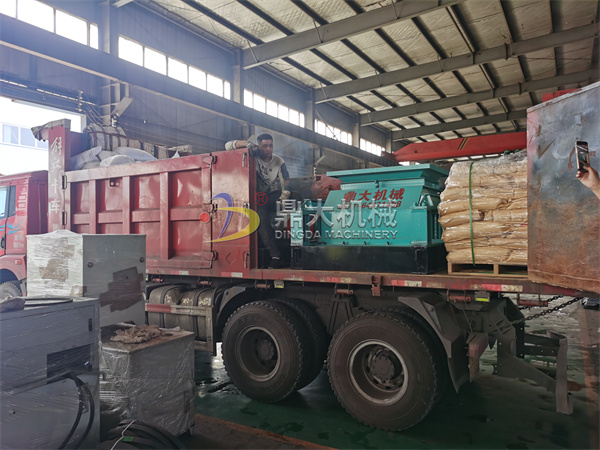 發(fā)新疆哈密600×900直連式雙齒輥破碎機