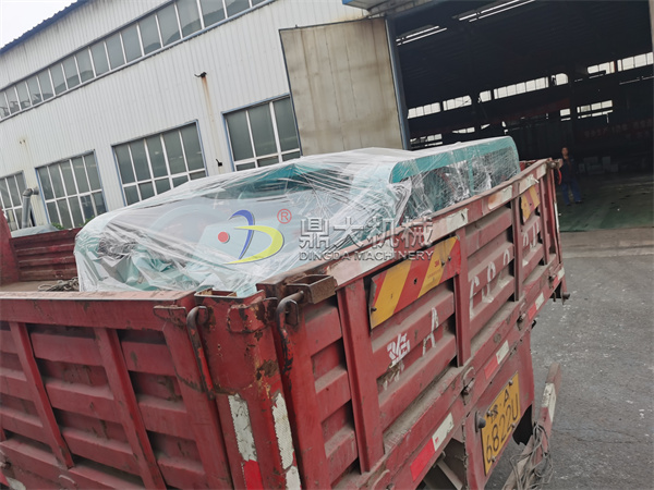 發(fā)內(nèi)蒙古興安盟400×250對輥破碎機