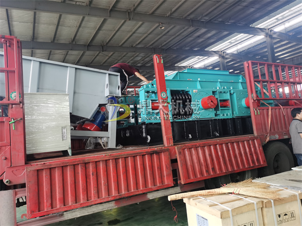 發(fā)陜西神木龍華集團1200×1200雙齒輥破碎機