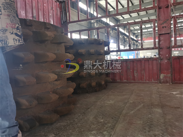 發(fā)山西1200×800雙齒輥破碎機輥皮一對