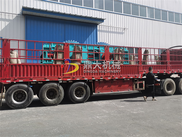 發(fā)云南玉溪1800×1000雙齒輥破碎機