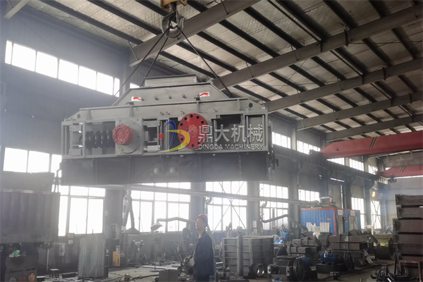 發(fā)廣西防城港800×600對輥制砂機