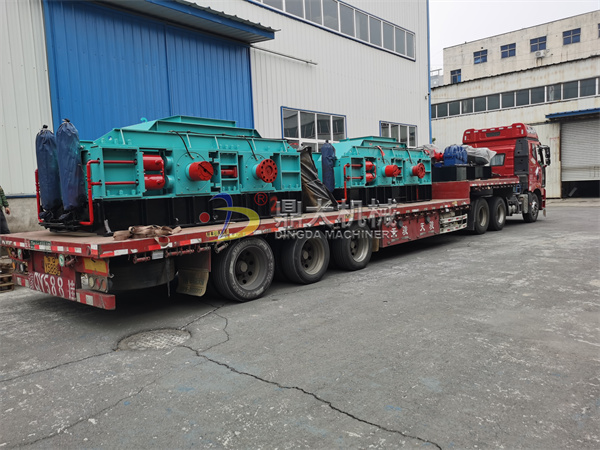 發(fā)福建福州1200×800液壓對輥制砂機兩臺