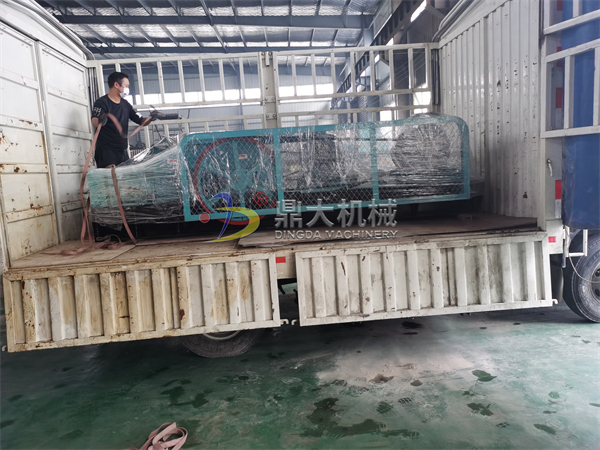 出口哈薩克斯坦600×400雙齒輥破碎機