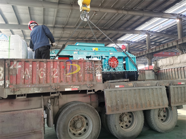 發(fā)陜西西安1000×800液壓對輥制砂機(jī)