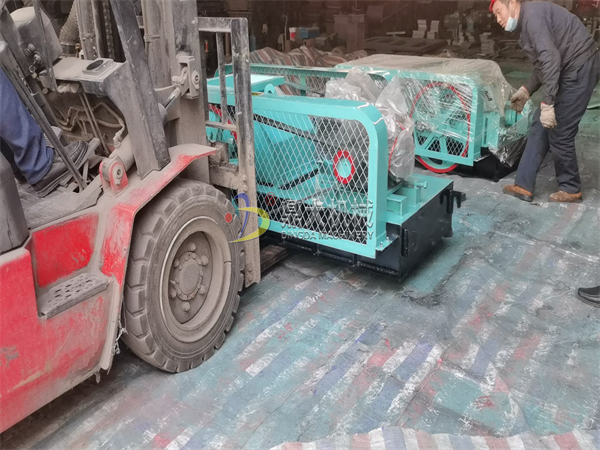 發(fā)廣西柳州400×400對輥破碎機(jī)兩臺