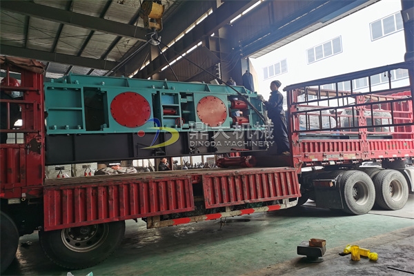 發(fā)甘肅蘭州1500×800對輥制砂機(jī)