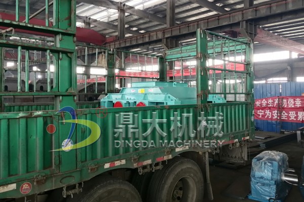 發(fā)往黑龍江省雞西市600×900型雙齒輥破碎機(jī)
