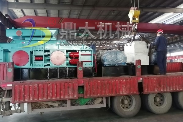 發(fā)往安徽銅陵1200×800液壓對(duì)輥制砂機(jī)