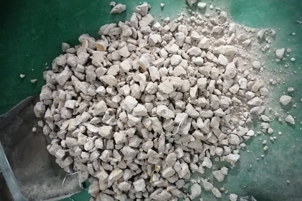 對輥制砂機(jī)試機(jī) 對輥制砂機(jī)試機(jī)