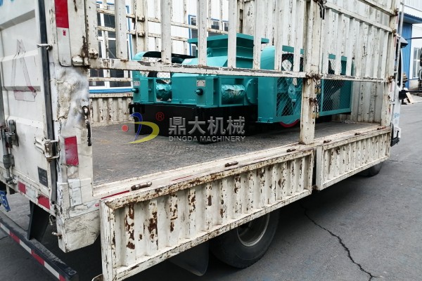 發(fā)往廣西北海450×500型雙齒輥破碎機(jī)一臺(tái)