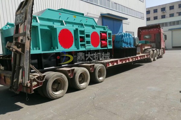 發(fā)往湖北黃梅1800×1000型液壓對(duì)輥制砂機(jī)