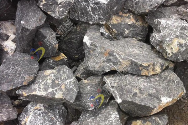 青石對輥制砂機的青石 青石對輥制砂機的青石